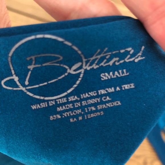 Clothes and bathing suits - Picture 6 of 8